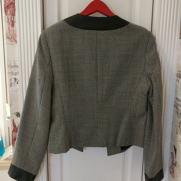 Skirt with blazer - Picture 3 of 8